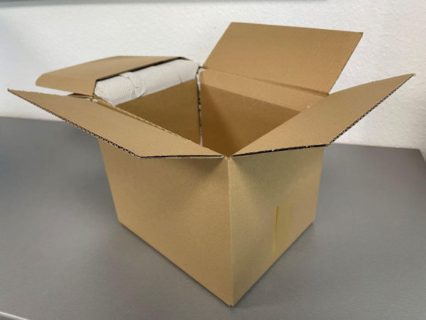 Unser Versandkarton - stark isolierend, kein Plastik.